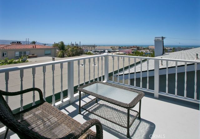 458 Ocean View Ave, Hermosa Beach, CA 90254