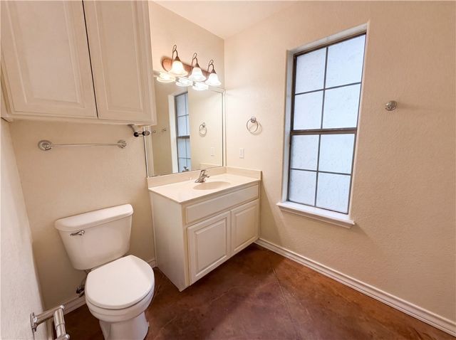 212 House Ave, Sandia, TX 78383