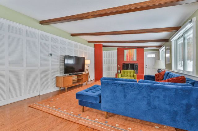 10 Wood Street, Nashua, NH 03064