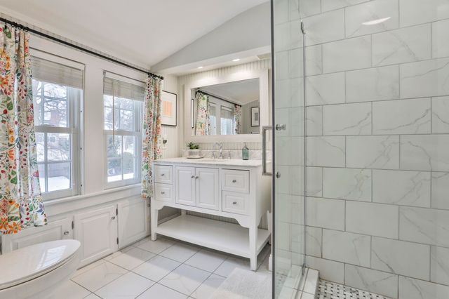 10 Wood Street, Nashua, NH 03064