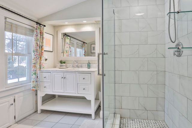 10 Wood Street, Nashua, NH 03064