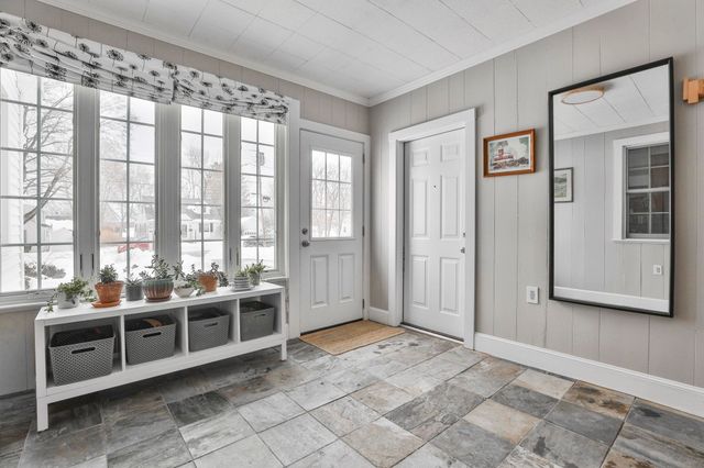 10 Wood Street, Nashua, NH 03064