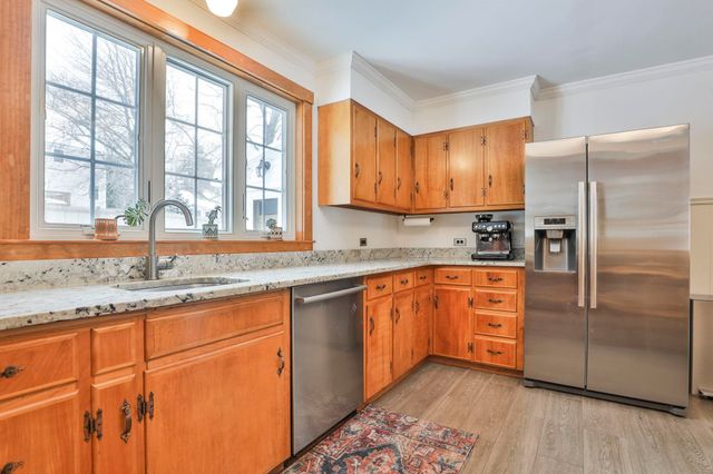 10 Wood Street, Nashua, NH 03064