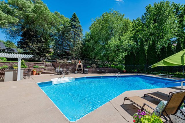 375 Bohlken Drive, Hastings, MN 55033