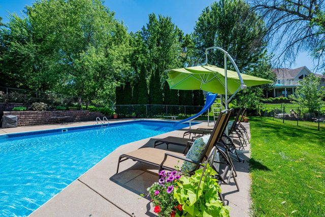 375 Bohlken Drive, Hastings, MN 55033