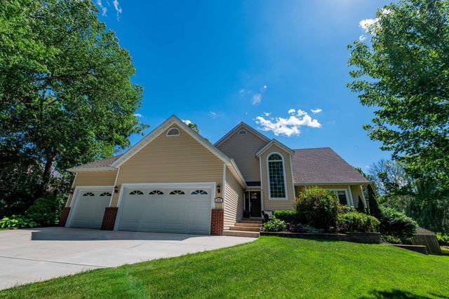 375 Bohlken Drive, Hastings, MN 55033