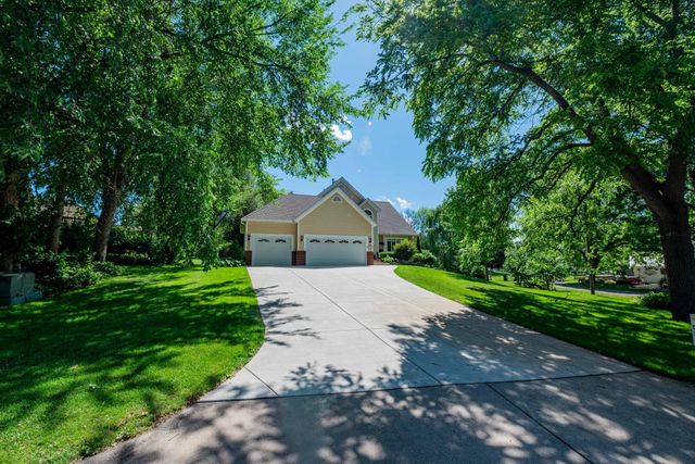 375 Bohlken Drive, Hastings, MN 55033