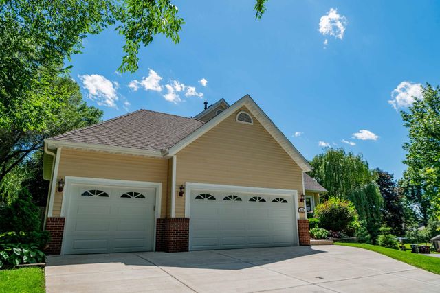 375 Bohlken Drive, Hastings, MN 55033