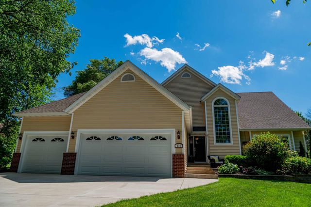 375 Bohlken Drive, Hastings, MN 55033