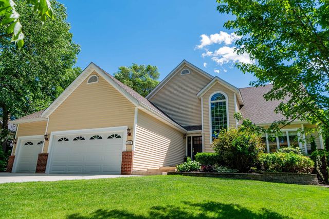 375 Bohlken Drive, Hastings, MN 55033