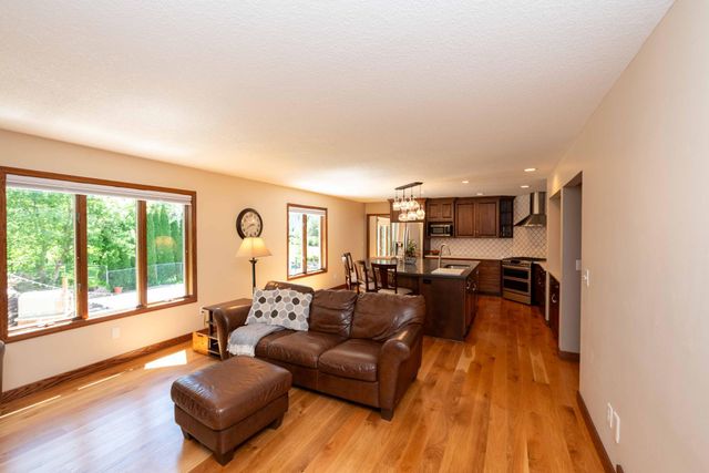 375 Bohlken Drive, Hastings, MN 55033