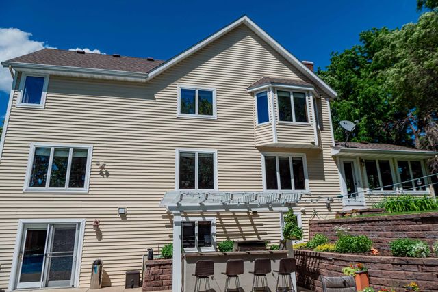 375 Bohlken Drive, Hastings, MN 55033