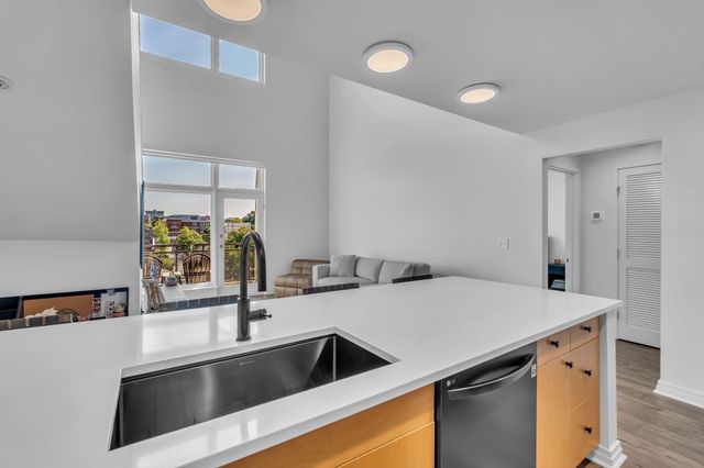 1101 18th Ave S Apt 610, Nashville, TN 37212