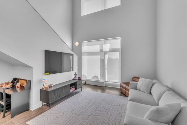 1101 18th Ave S Apt 610, Nashville, TN 37212