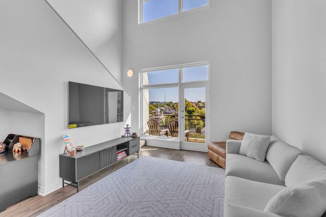 1101 18th Ave S Apt 610, Nashville, TN 37212