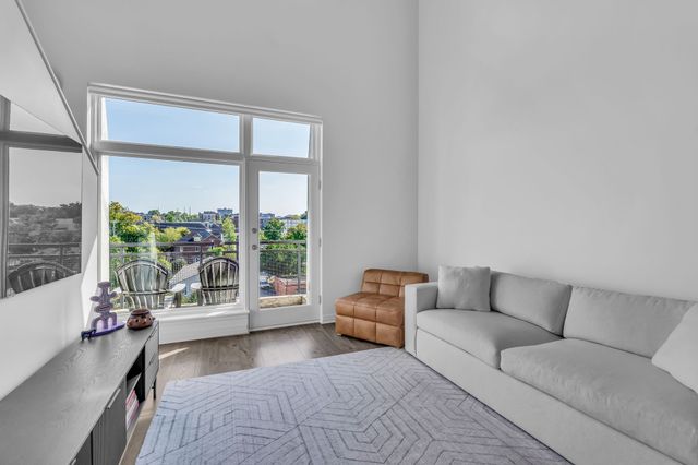 1101 18th Ave S Apt 610, Nashville, TN 37212