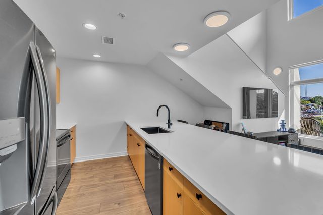 1101 18th Ave S Apt 610, Nashville, TN 37212