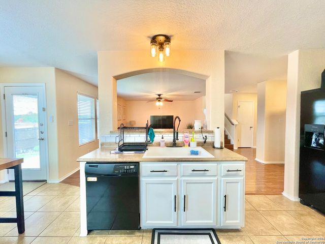 3611 Alonzo, Converse, TX 78109