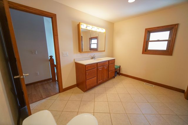 515 2nd Ave Avenue, Ackley, IA 50601