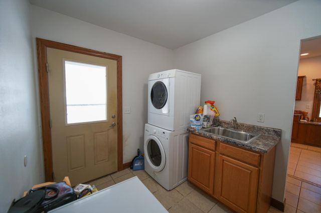 515 2nd Ave Avenue, Ackley, IA 50601