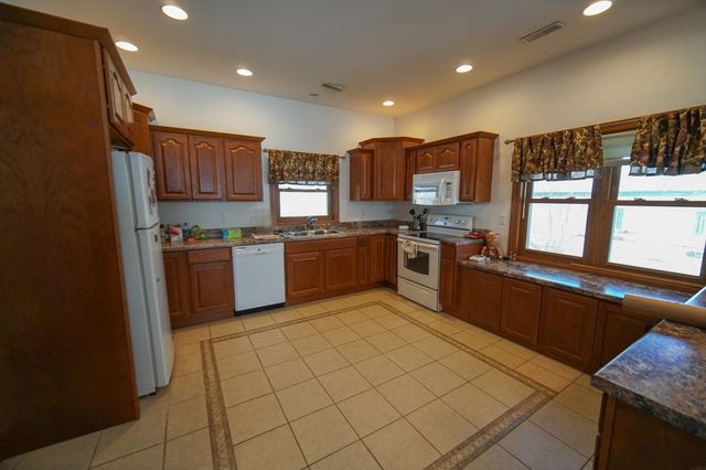 515 2nd Ave Avenue, Ackley, IA 50601