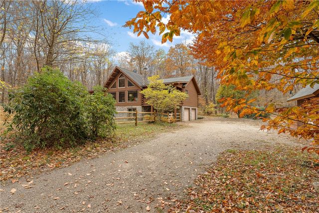 864 Camp Run Road, Donegal, PA 15646