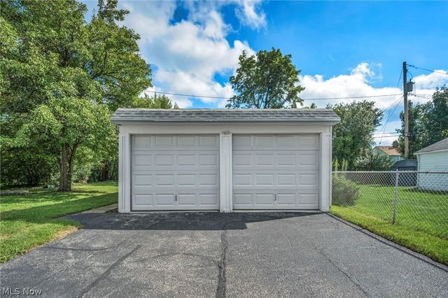 20618 Balfour Road, Warrensville Heights, OH 44122