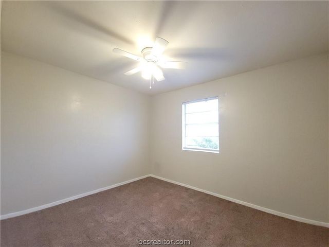 2712 Evergreen Circle, Bryan, TX 77801