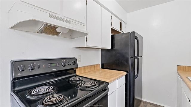 2712 Evergreen Circle, Bryan, TX 77801