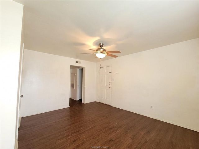 2712 Evergreen Circle, Bryan, TX 77801