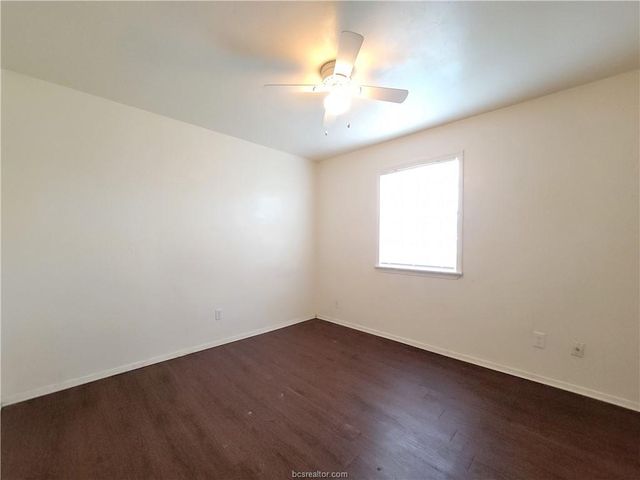 2712 Evergreen Circle, Bryan, TX 77801
