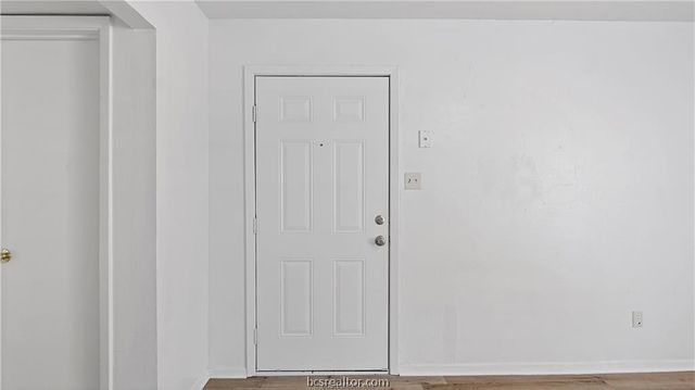2712 Evergreen Circle, Bryan, TX 77801