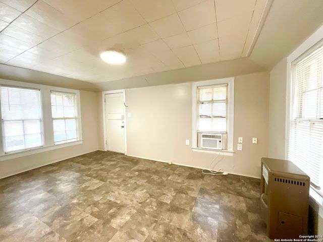 810 W Magnolia Ave Apt 3, San Antonio, TX 78212