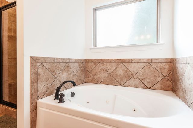 1012 Broughton Pl, Gallatin, TN 37066