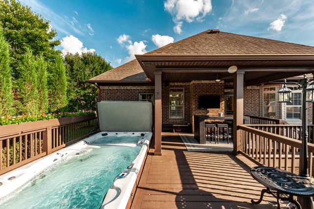 1012 Broughton Pl, Gallatin, TN 37066