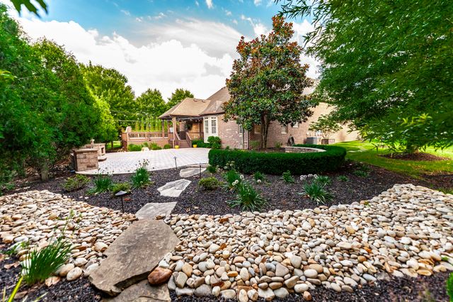 1012 Broughton Pl, Gallatin, TN 37066
