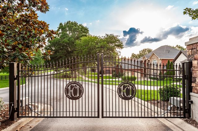 1012 Broughton Pl, Gallatin, TN 37066