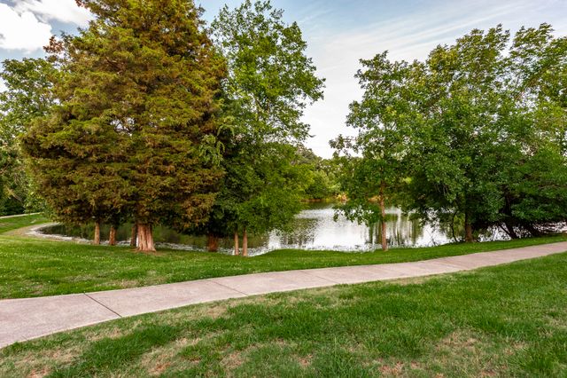1012 Broughton Pl, Gallatin, TN 37066