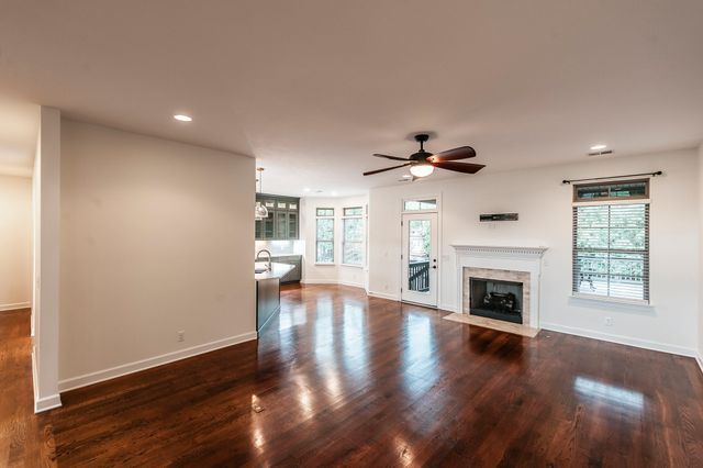1012 Broughton Pl, Gallatin, TN 37066