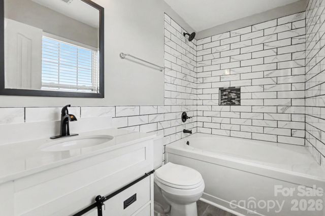 15331 Dehavilland Drive, Charlotte, NC 28278