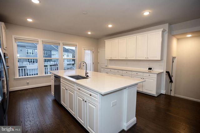 17137 BRANCHED OAK RD, Dumfries, VA 22026