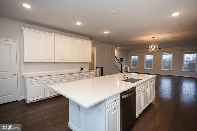 17137 BRANCHED OAK RD, Dumfries, VA 22026