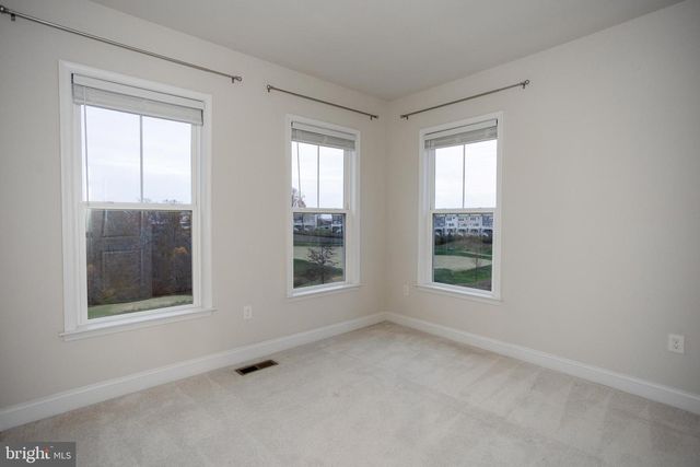 17137 BRANCHED OAK RD, Dumfries, VA 22026