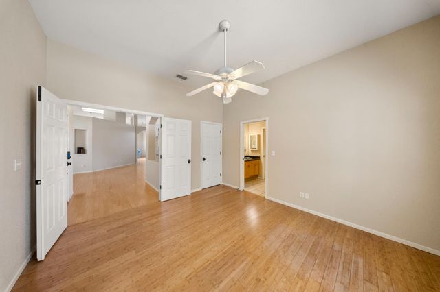 2100 Paramont Way, Modesto, CA 95355