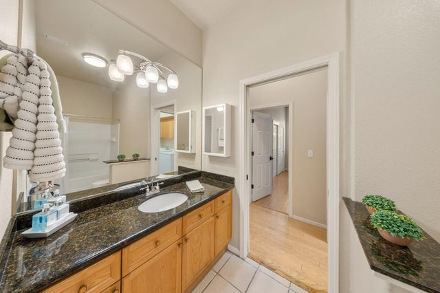 2100 Paramont Way, Modesto, CA 95355