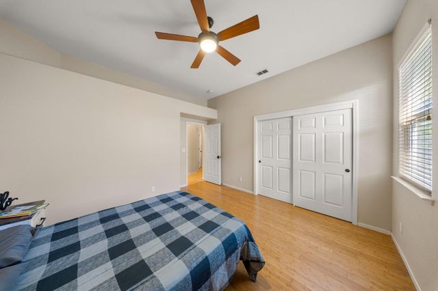 2100 Paramont Way, Modesto, CA 95355