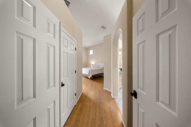 2100 Paramont Way, Modesto, CA 95355