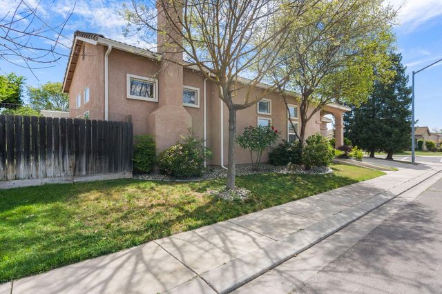 2100 Paramont Way, Modesto, CA 95355