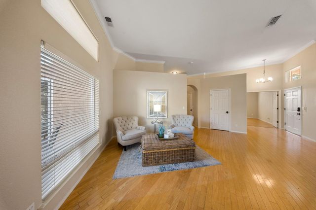 2100 Paramont Way, Modesto, CA 95355