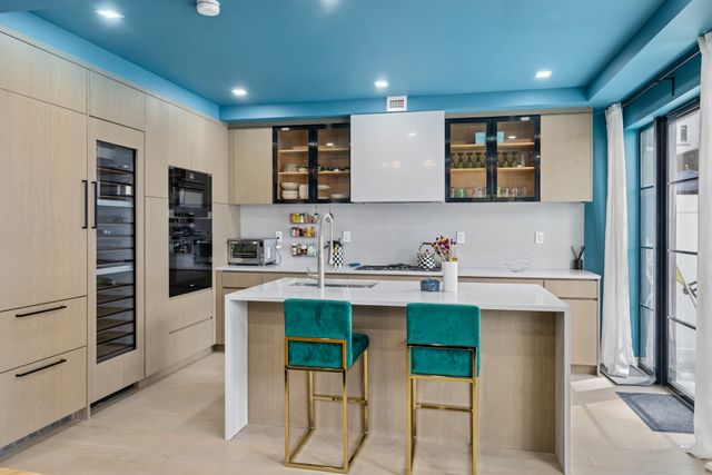 327 E 22ND Street THEAST, New York City, NY 10010